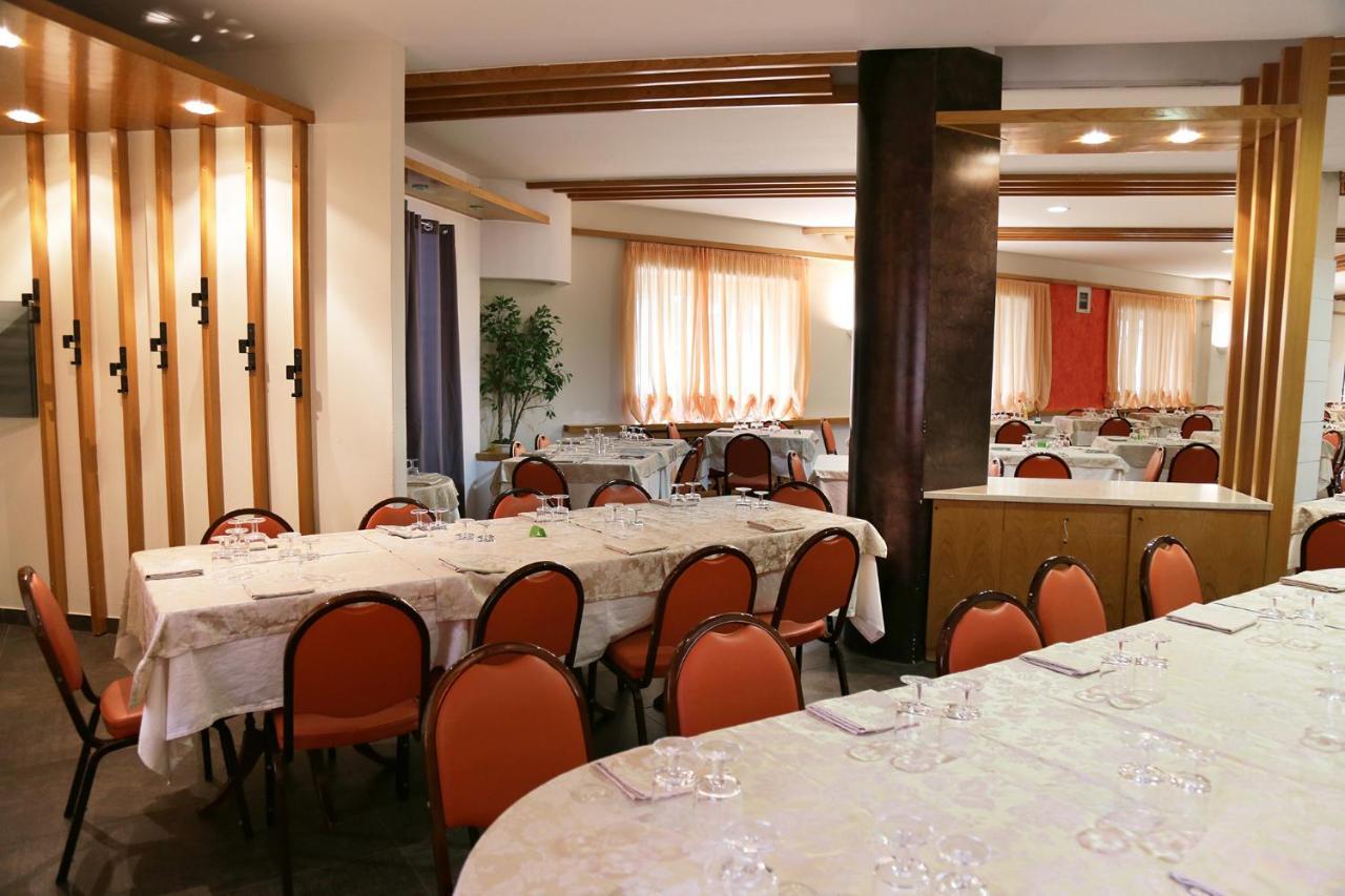Hotel Meranda 카미글리아텔로 실라노 외부 사진