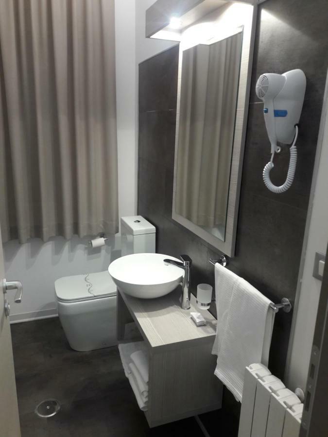 Hotel Meranda 카미글리아텔로 실라노 외부 사진